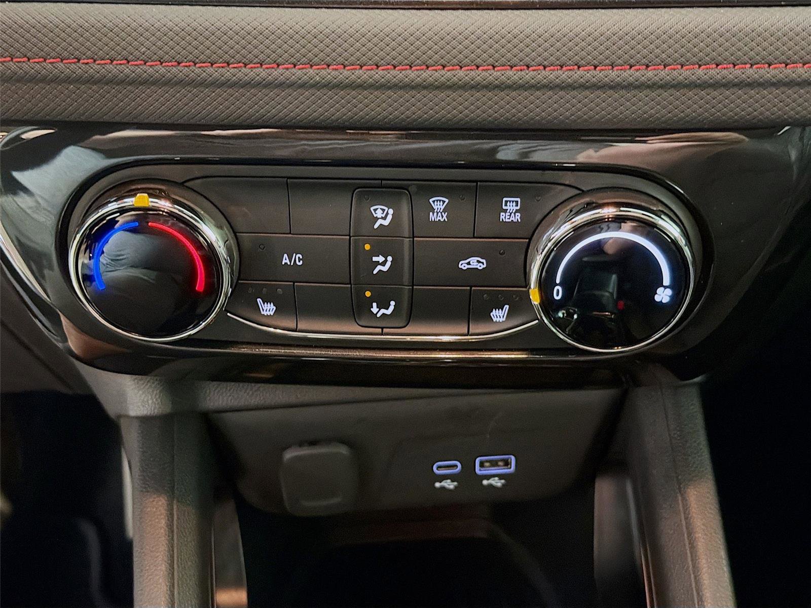 Used 2025 Chevrolet TrailBlazer RS w/ Driver Confidence Package AWD/4WD image 16