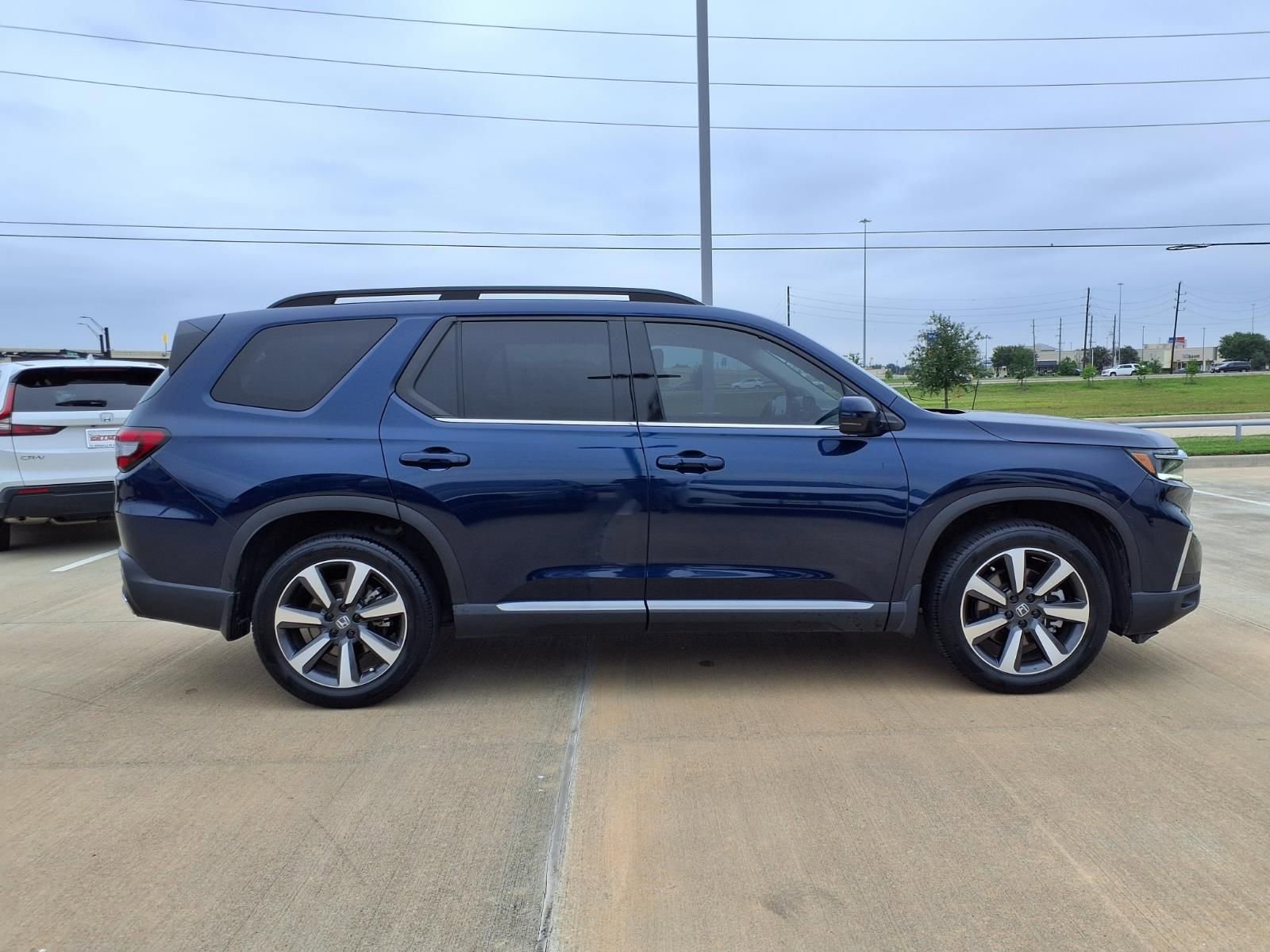 Used 2025 Honda Pilot Touring image 8
