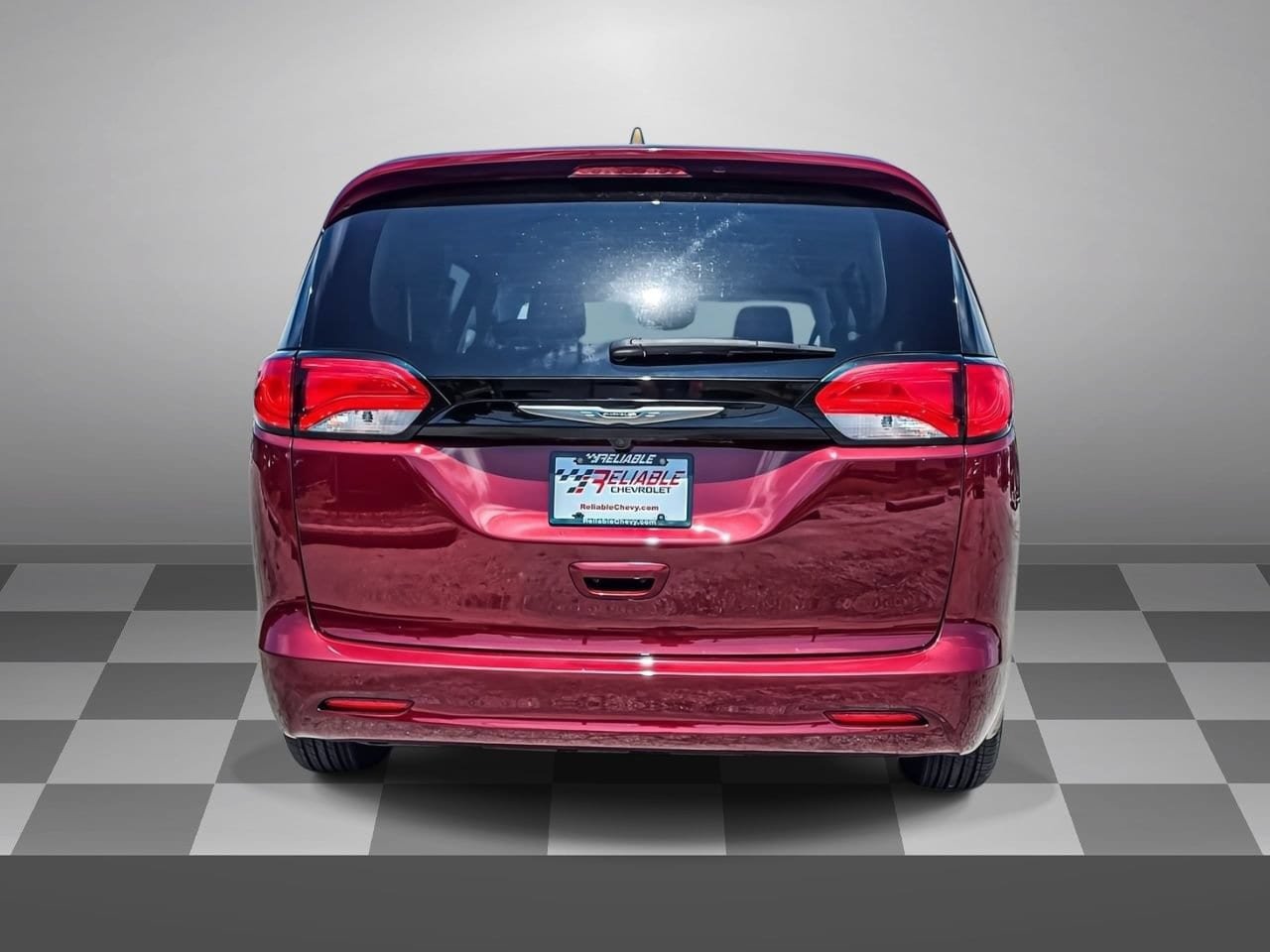 Used 2023 Chrysler Voyager LX FWD image 5