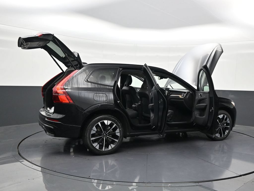 New 2026 Volvo XC60 B5 Plus AWD/4WD image 29