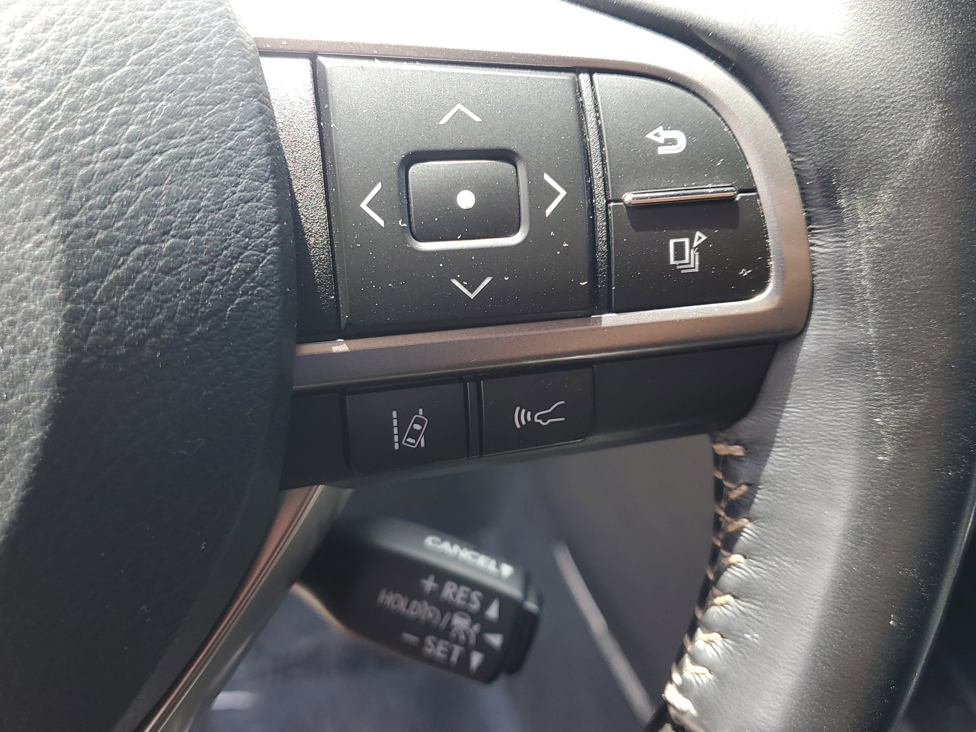 Used 2022 Lexus GX 460 Luxury w/ Accessory Package image 21