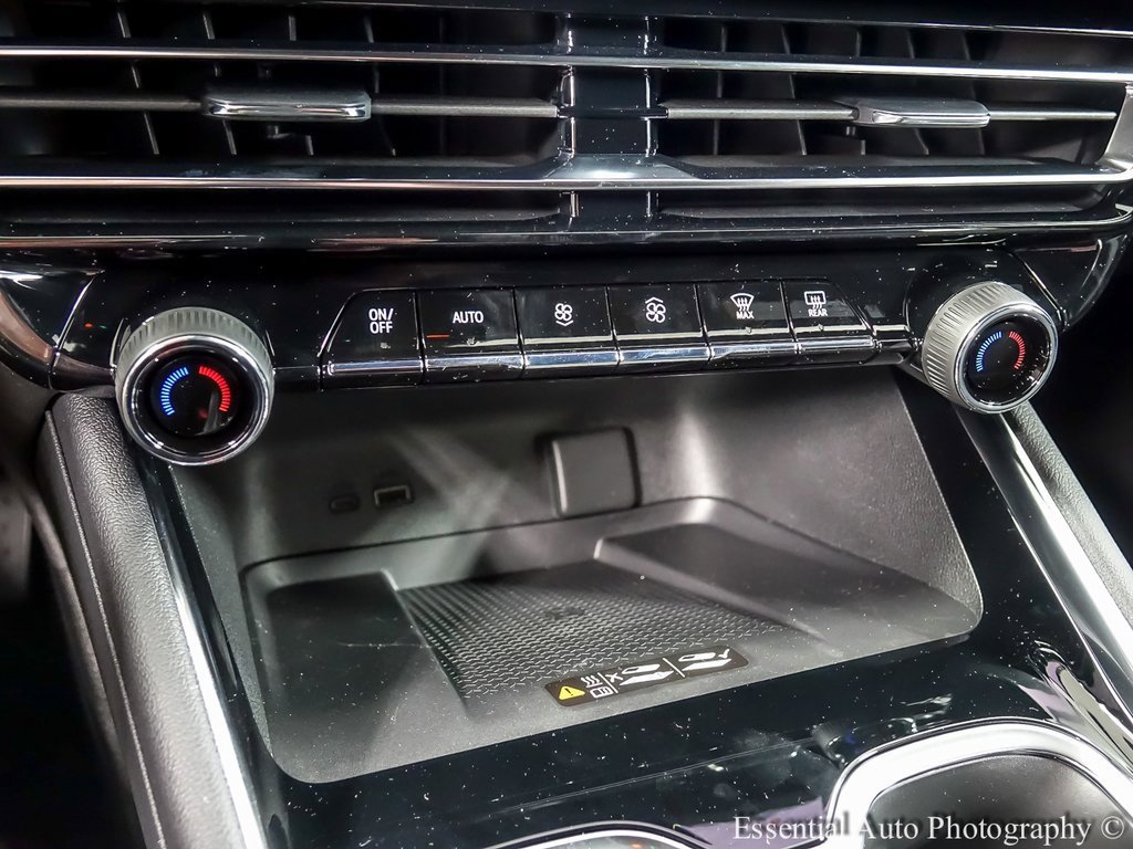 New 2026 Chevrolet Traverse LT w/ LPO, Floor Liner Package image 18