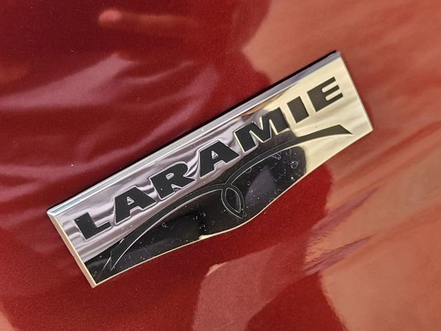 Used 2018 RAM 2500 Laramie w/ Off Road Package AWD/4WD image 13