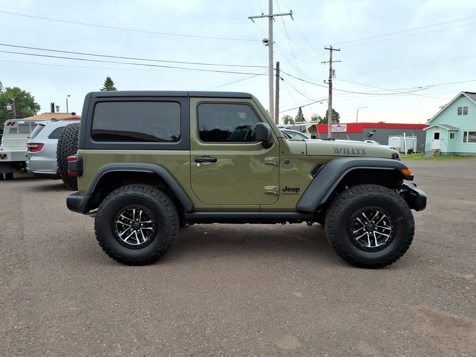 Used 2025 Jeep Wrangler Sport AWD/4WD image 6