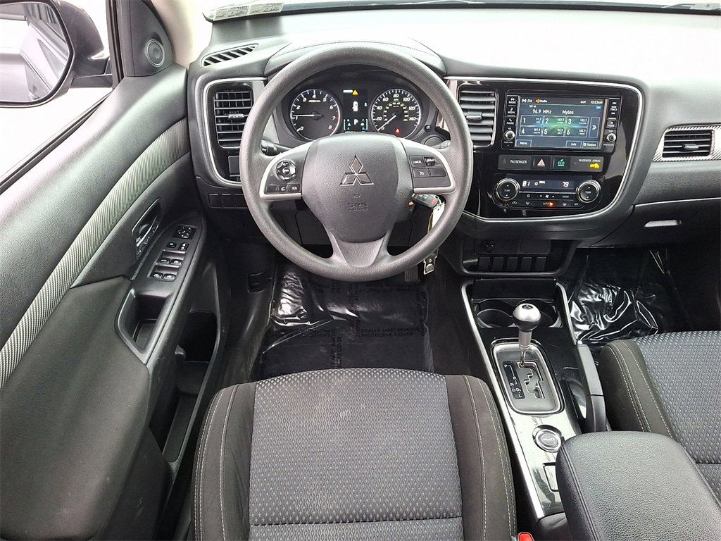 Used 2018 Mitsubishi Outlander SE image 11