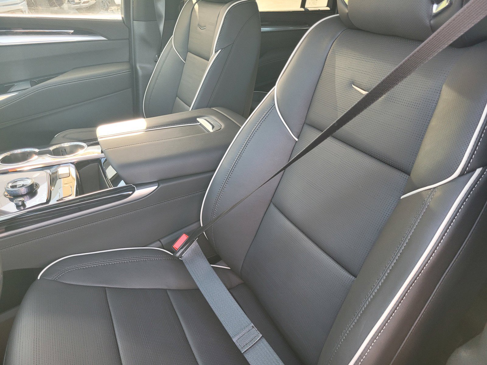 New 2026 Cadillac Escalade ESV Sport AWD/4WD image 8