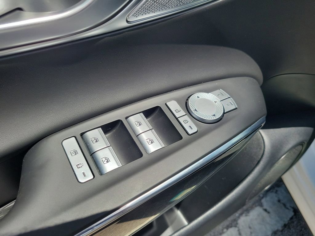 Certified 2025 Genesis GV70 2.5T AWD/4WD image 20