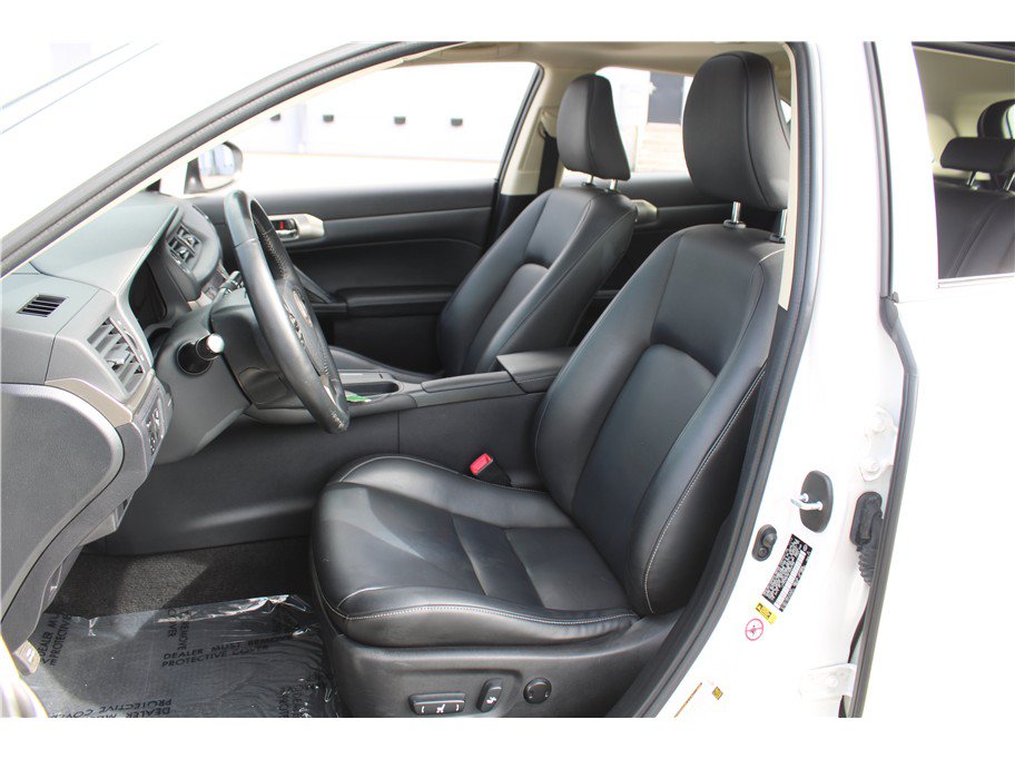Used 2015 Lexus CT 200h w/ Seat Comfort Package FWD image 8