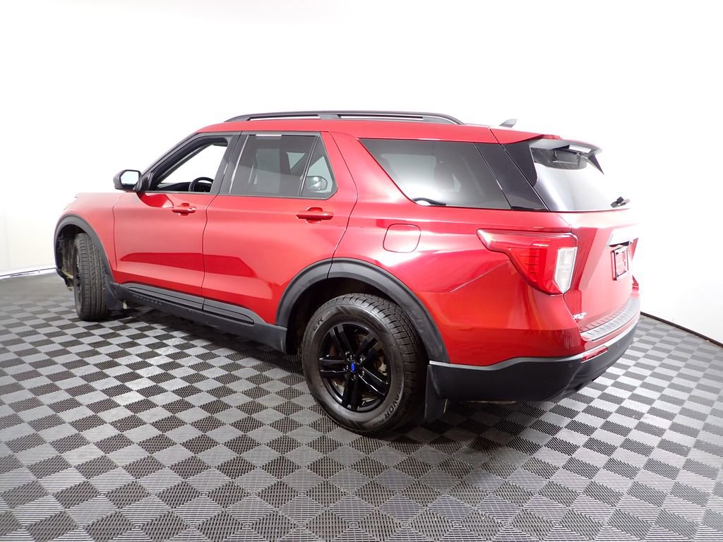 Used 2023 Ford Explorer XLT AWD/4WD image 13