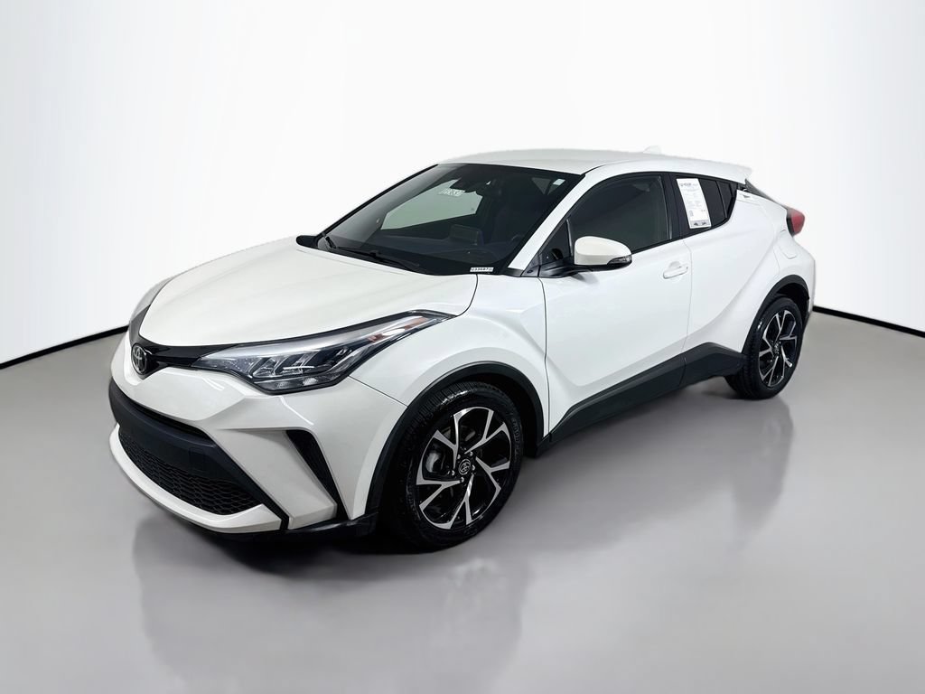 Used 2021 Toyota C-HR XLE FWD image 3