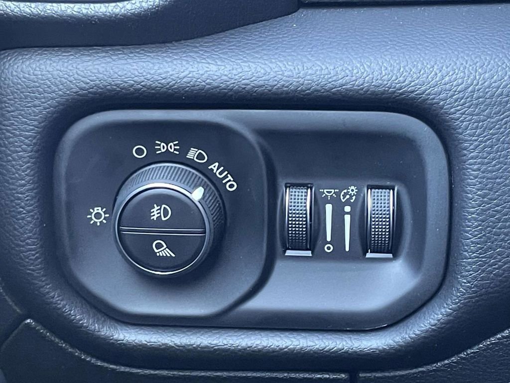 New 2026 RAM 1500 4x4 Crew Cab image 29