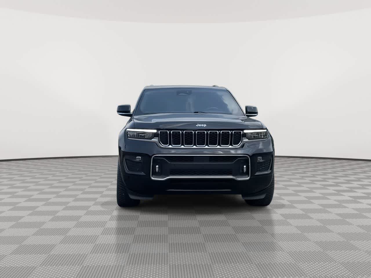 Used 2022 Jeep Grand Cherokee Overland AWD/4WD image 3