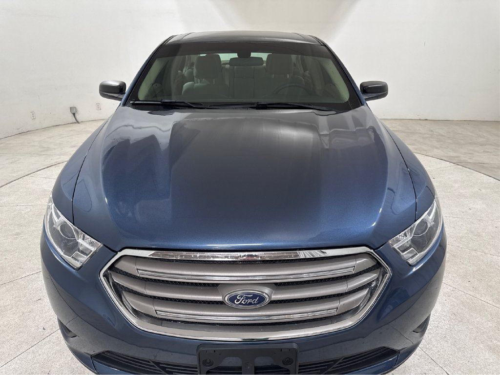 Used 2018 Ford Taurus SE FWD image 11