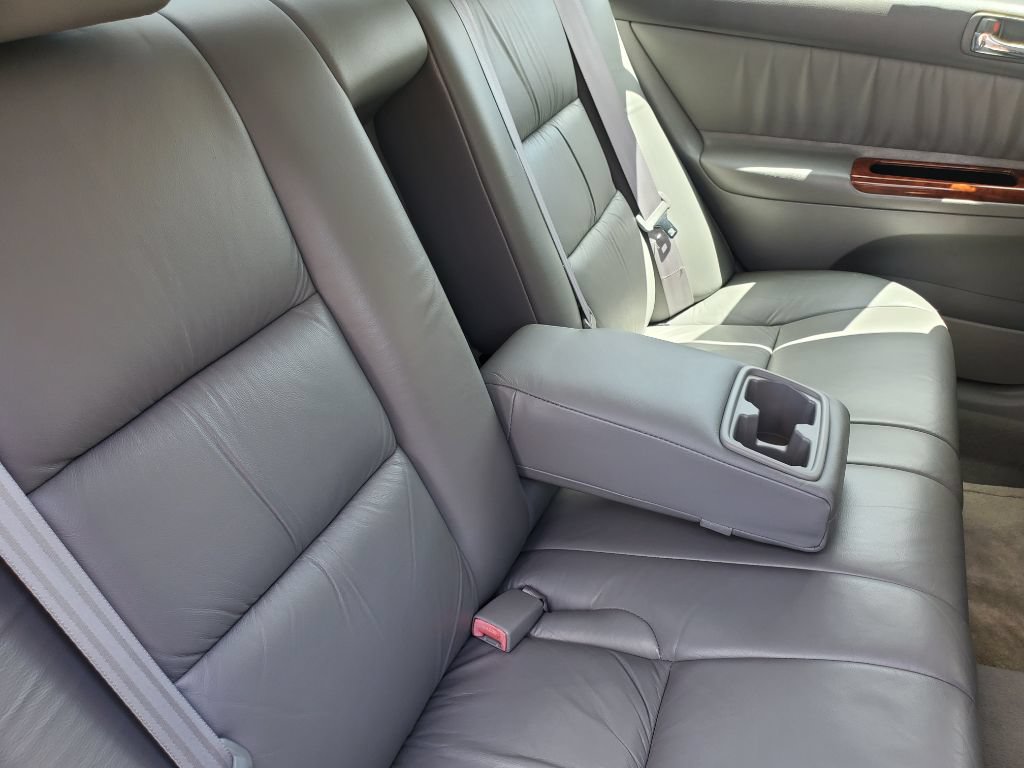 Used 2002 Toyota Camry LE FWD image 39