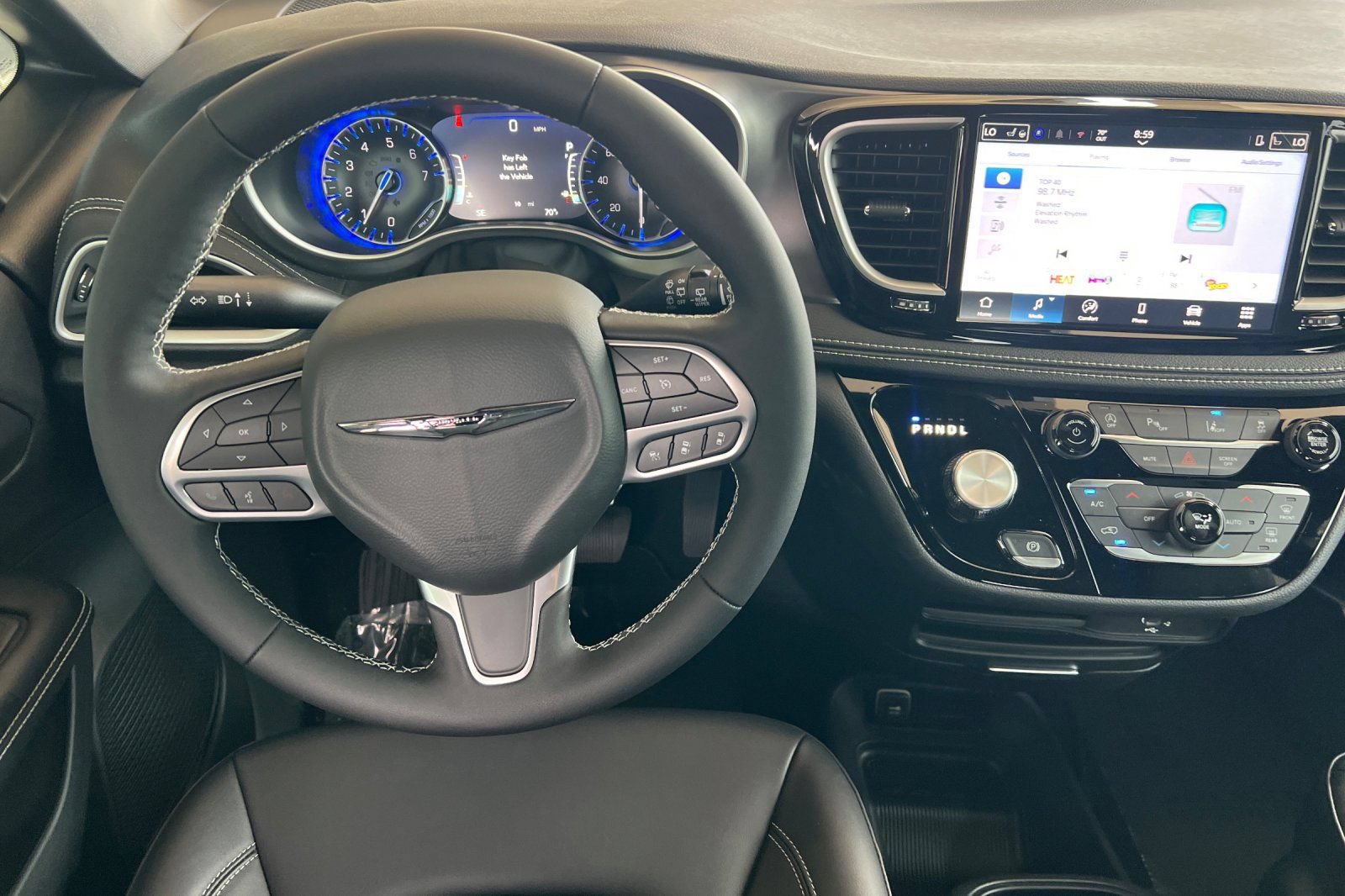 New 2026 Chrysler Pacifica Select AWD/4WD image 14