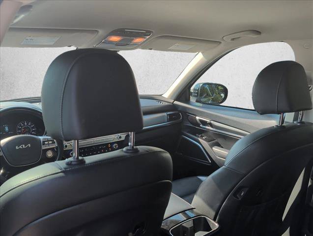 Used 2022 Kia Telluride LX AWD/4WD image 16