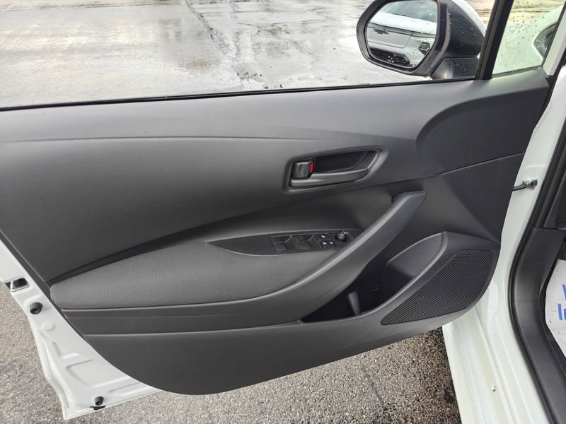 Used 2026 Toyota Corolla LE w/ LE Premium Package image 14