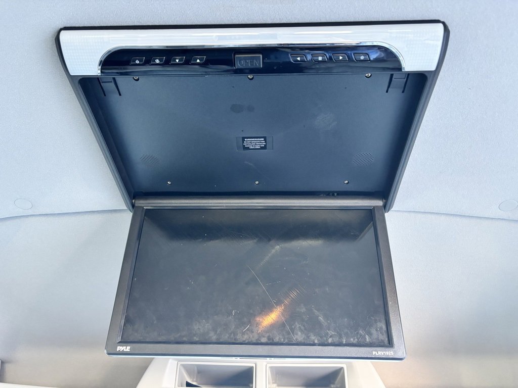 Used 2019 Ford Transit 350 XLT image 21