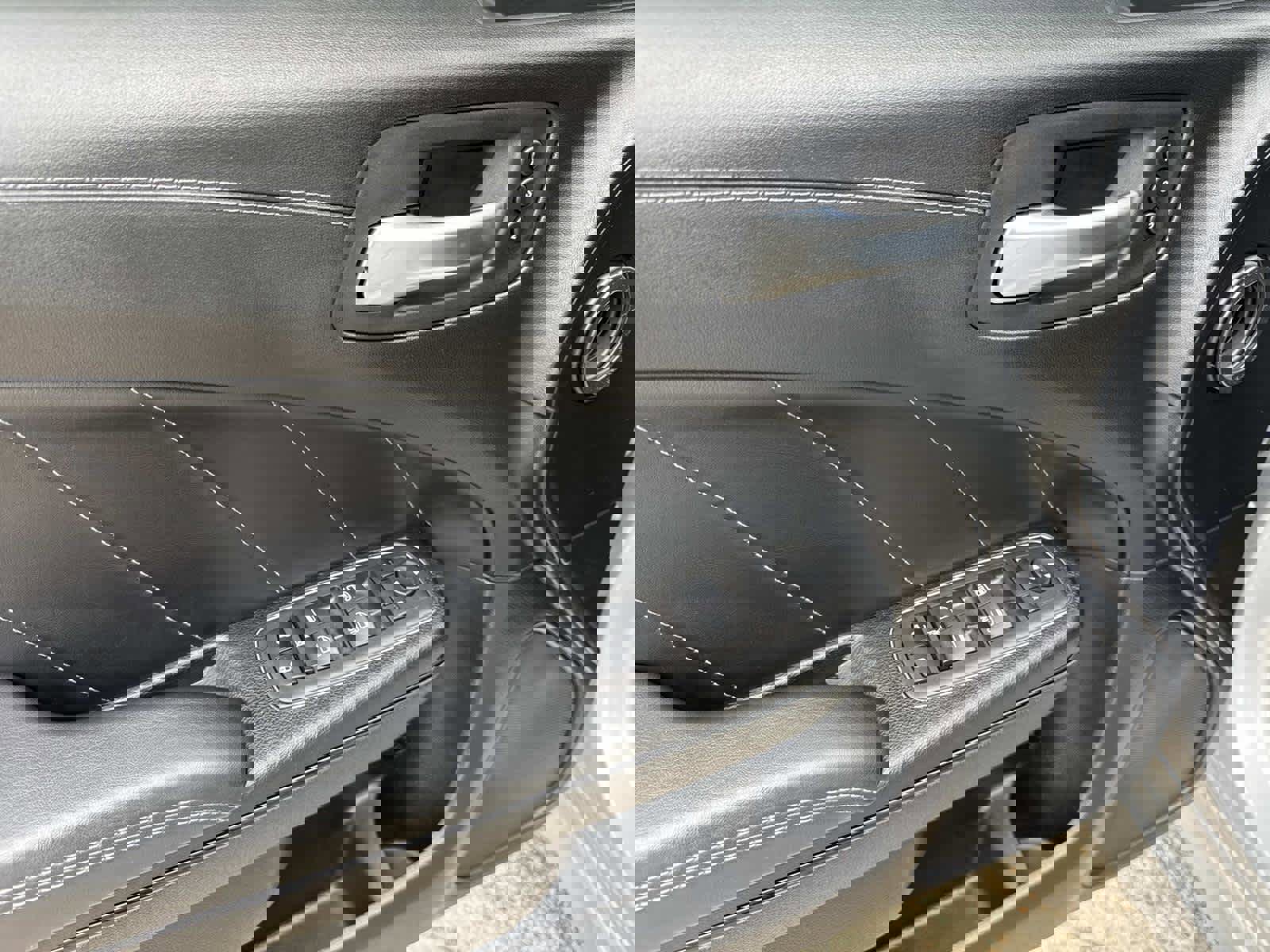 Used 2023 Dodge Charger R/T w/ Plus Group image 36