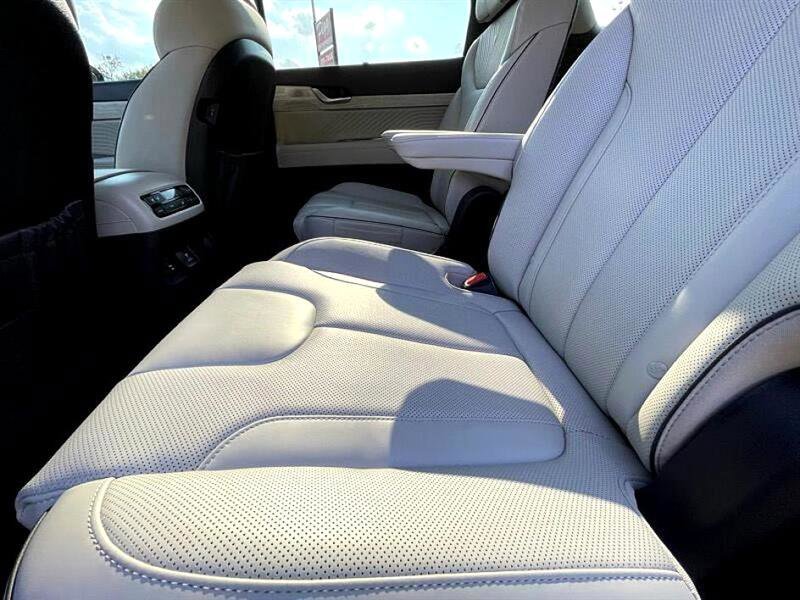 Used 2025 Hyundai Palisade Calligraphy image 19