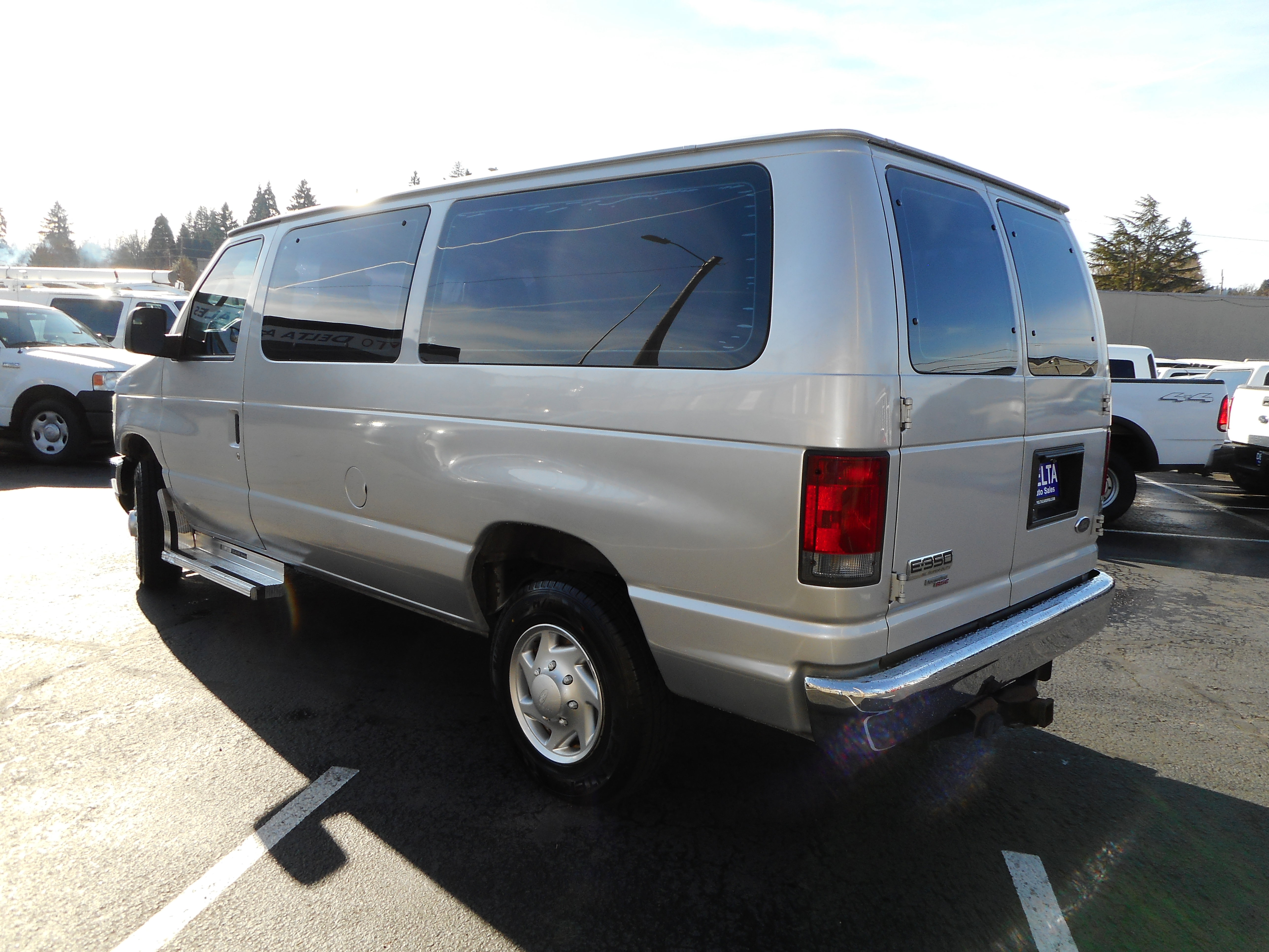 Used 2012 Ford E-350 and Econoline 350 XL w/ PWR Windows & Locks Group image 7