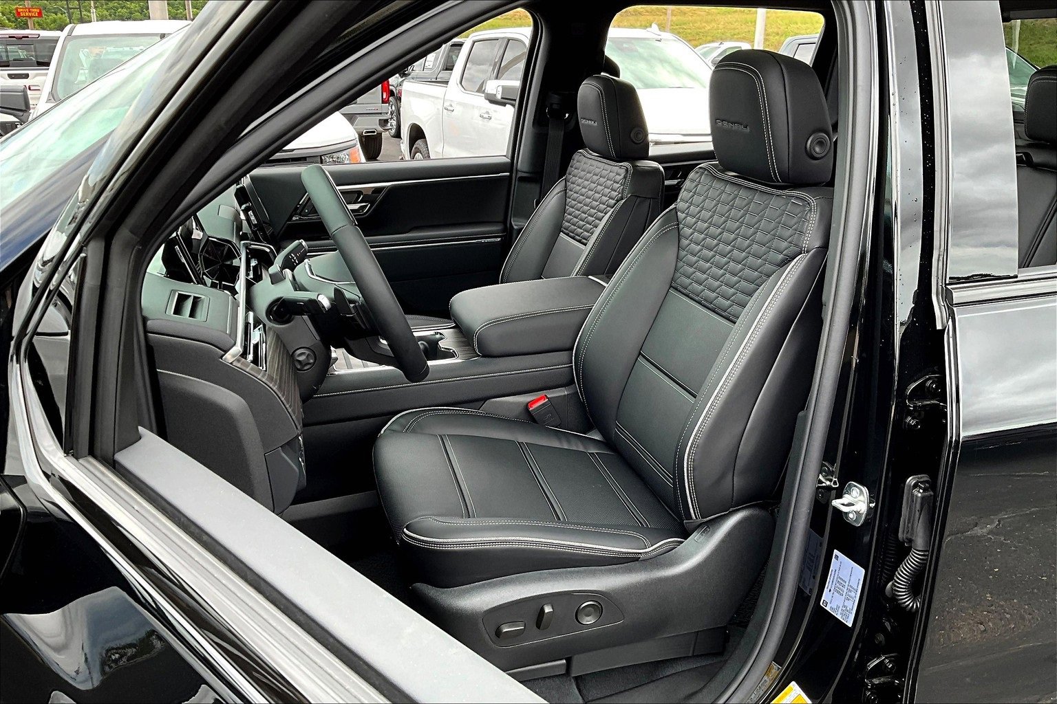 New 2025 GMC Sierra EV Denali image 9