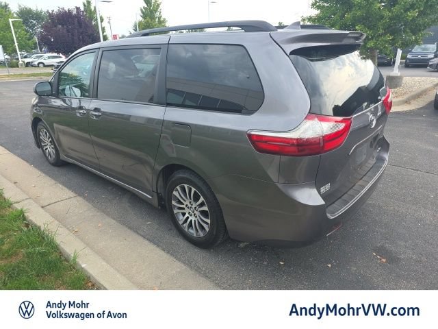 Used 2018 Toyota Sienna XLE FWD image 3