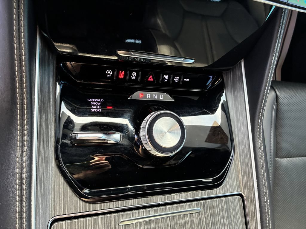 Used 2023 Jeep Wagoneer Series II AWD/4WD image 17
