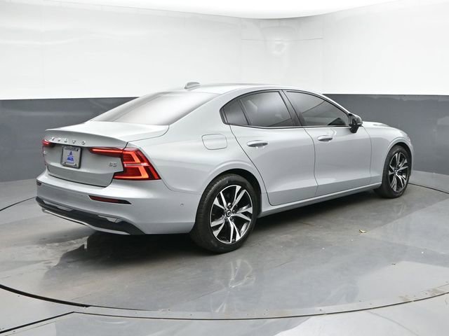 Used 2025 Volvo S60 B5 Plus FWD image 4