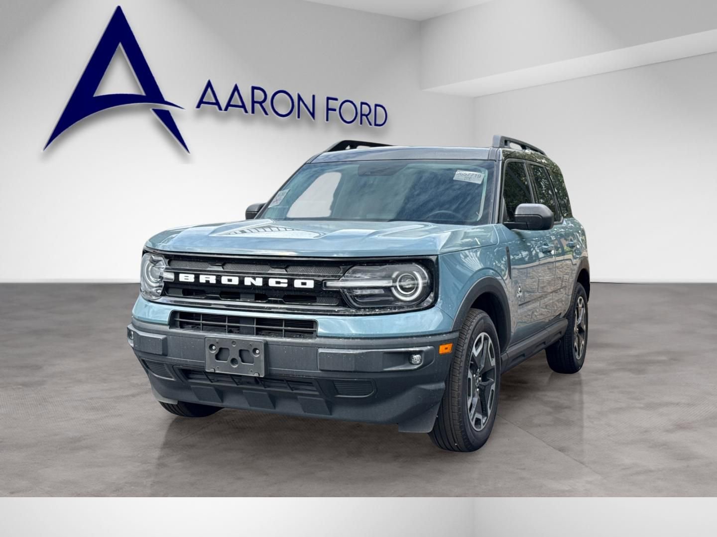 Used 2022 Ford Bronco Sport Outer Banks w/ Tech Package image 2