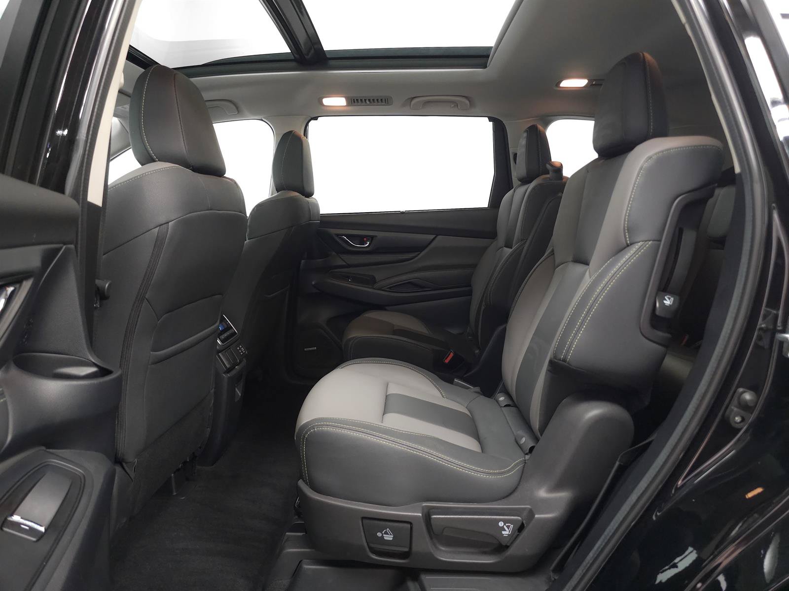 Used 2023 Subaru Ascent Onyx Edition Limited AWD/4WD image 5