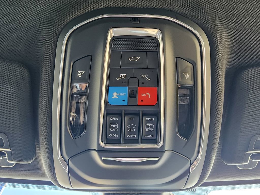 Used 2025 Jeep Grand Cherokee L Limited w/ Luxury Tech Group II RWD image 24
