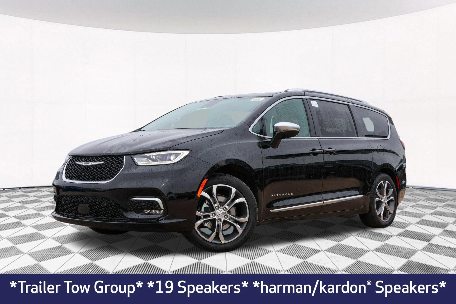 New 2026 Chrysler Pacifica Pinnacle w/ Trailer Tow Group FWD image 2