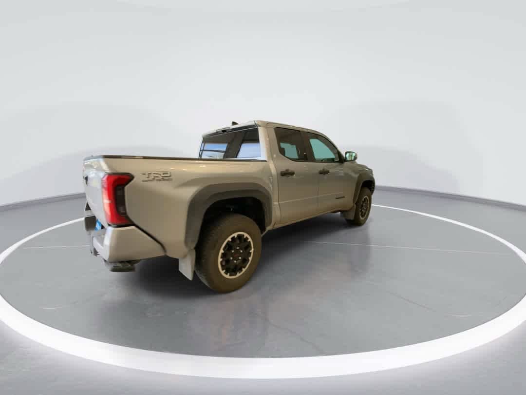 Certified 2025 Toyota Tacoma TRD Off-Road AWD/4WD image 8