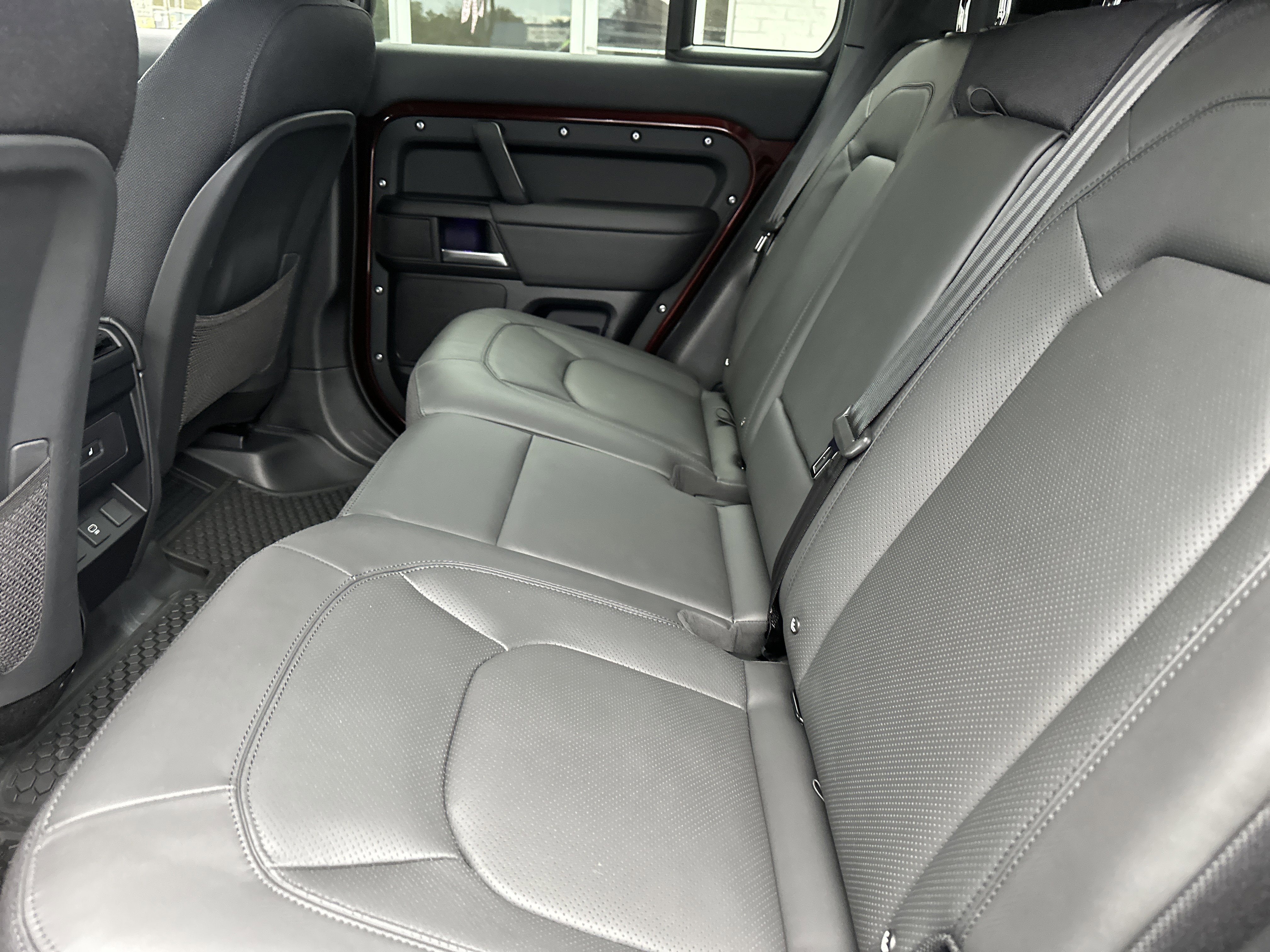 Used 2025 Land Rover Defender 110 Sedona Red Edition image 12