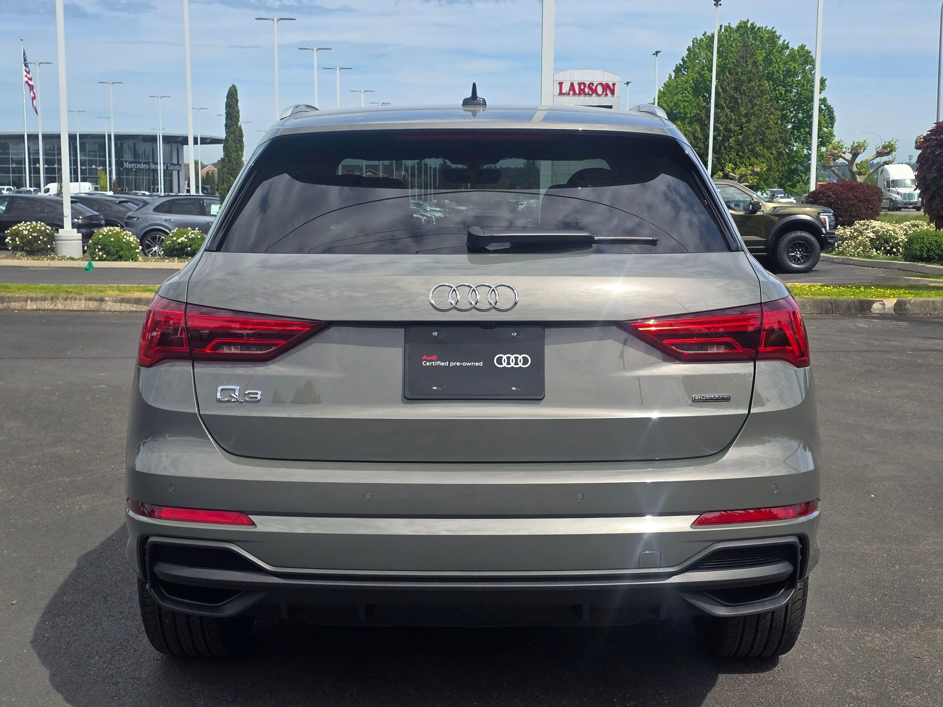 Certified 2025 Audi Q3 2.0T Premium w/ Convenience Package AWD/4WD image 4