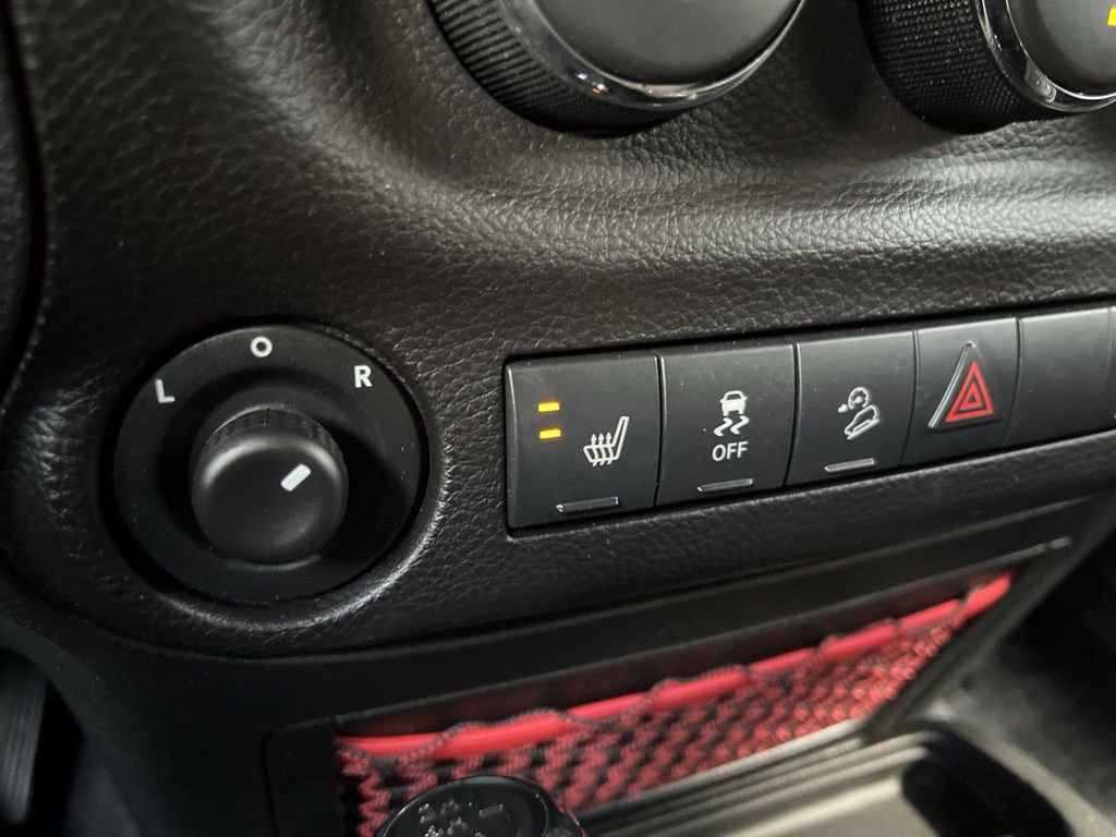 Used 2017 Jeep Wrangler Unlimited Rubicon AWD/4WD image 41