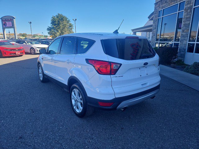 Used 2019 Ford Escape SE image 3