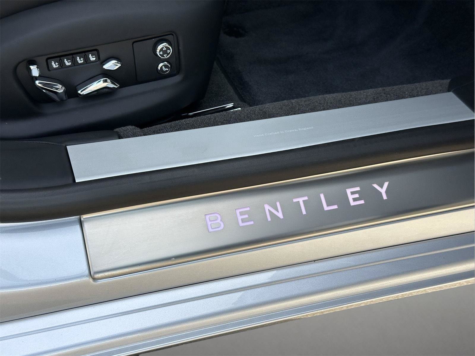 New 2026 Bentley Flying Spur V8 AWD/4WD image 24