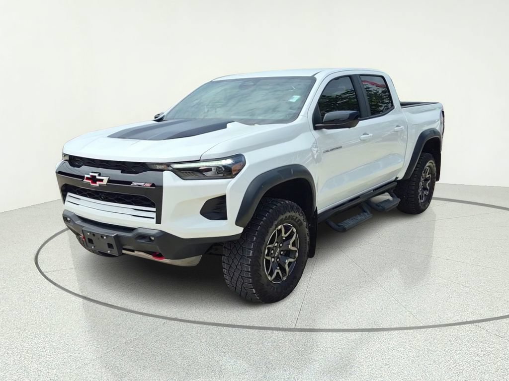 Used 2025 Chevrolet Colorado ZR2 w/ Technology Package AWD/4WD video 1