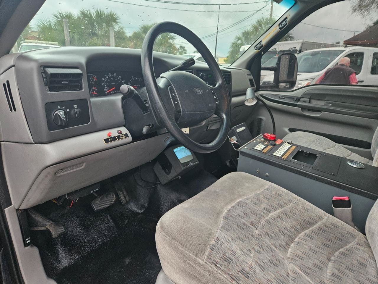 Used 2000 Ford F350 2WD Regular Cab DRW Super Duty image 11