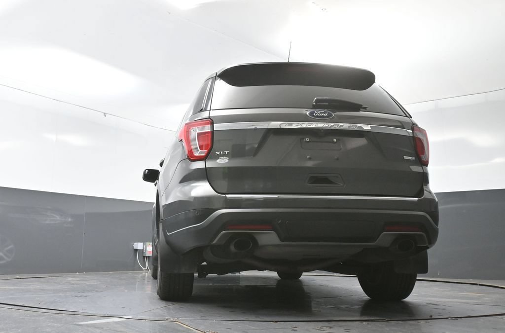 Used 2018 Ford Explorer XLT w/ Equipment Group 202A AWD/4WD image 30