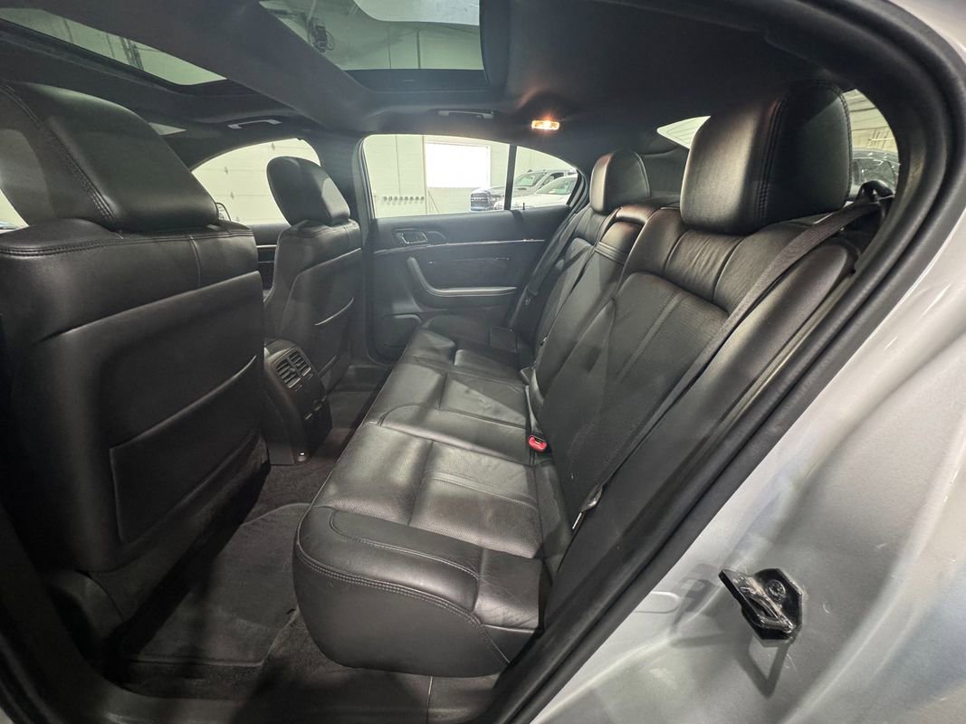 Used 2012 Lincoln MKS AWD image 32