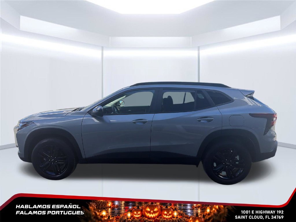 Used 2024 Chevrolet Trax ACTIV w/ Driver Confidence Package FWD image 2