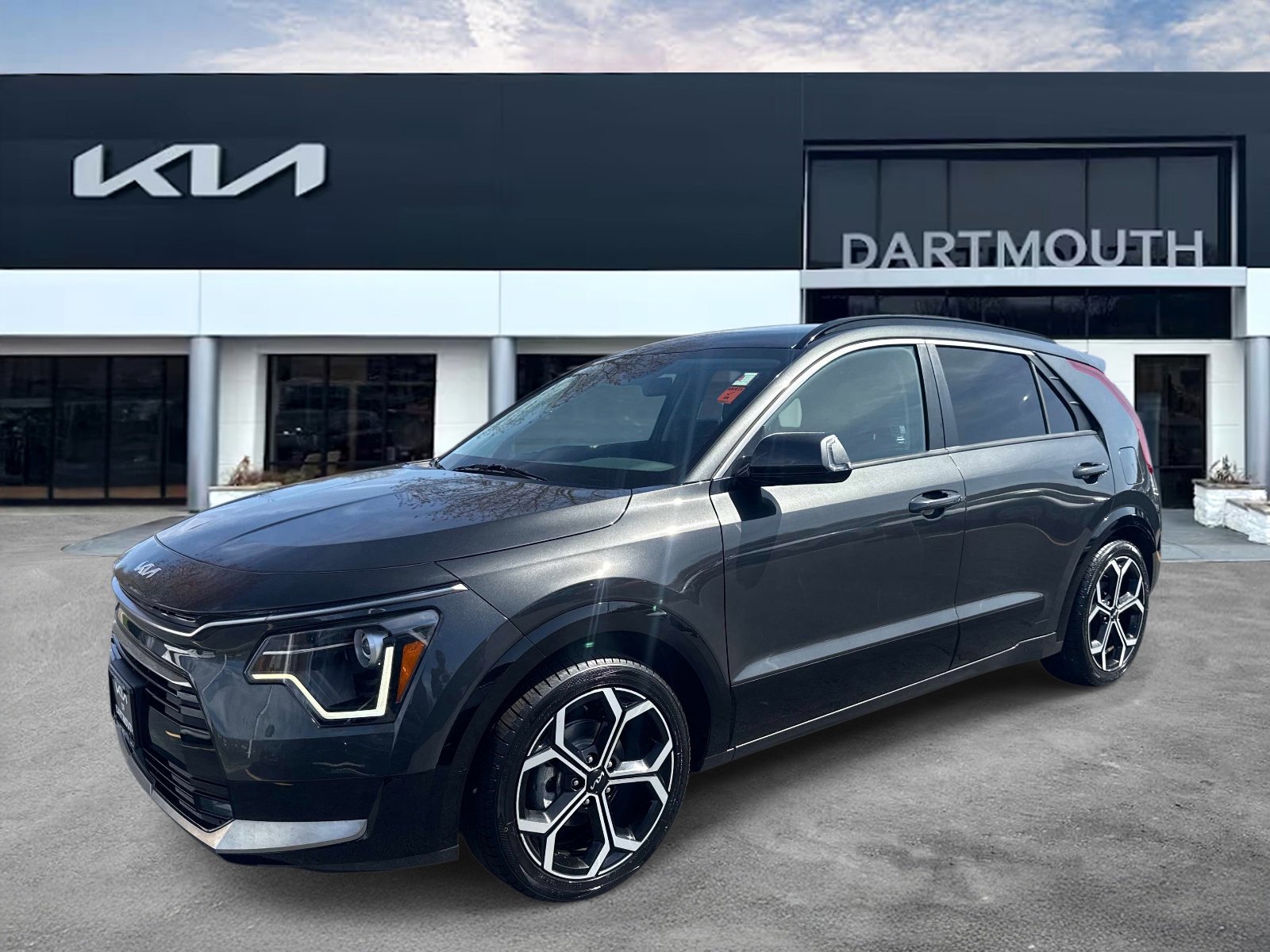 Used 2023 Kia Niro EX Touring image 1