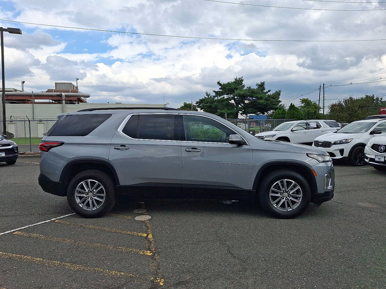 Used 2023 Chevrolet Traverse LT AWD/4WD image 7