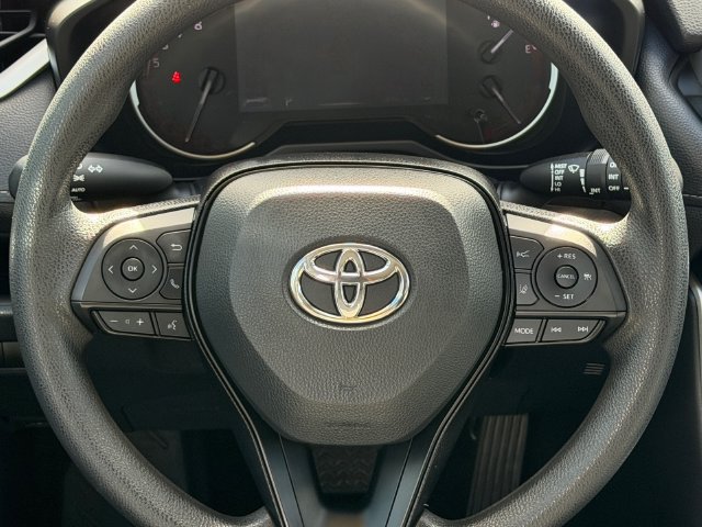 Used 2023 Toyota RAV4 XLE FWD image 14