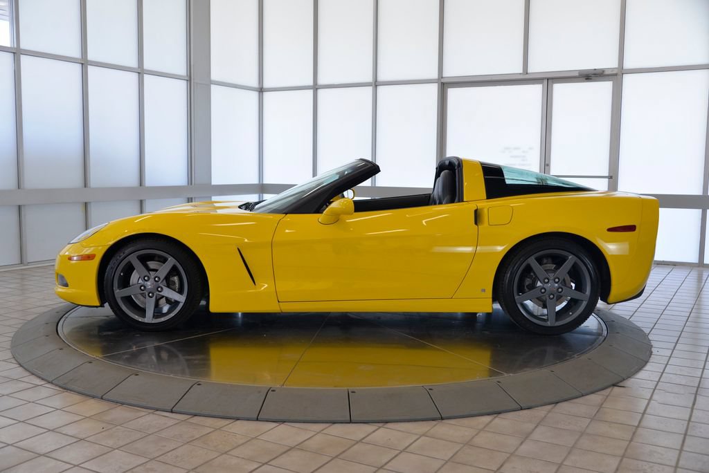 Used 2007 Chevrolet Corvette Coupe w/ Preferred Equipment Group RWD image 5