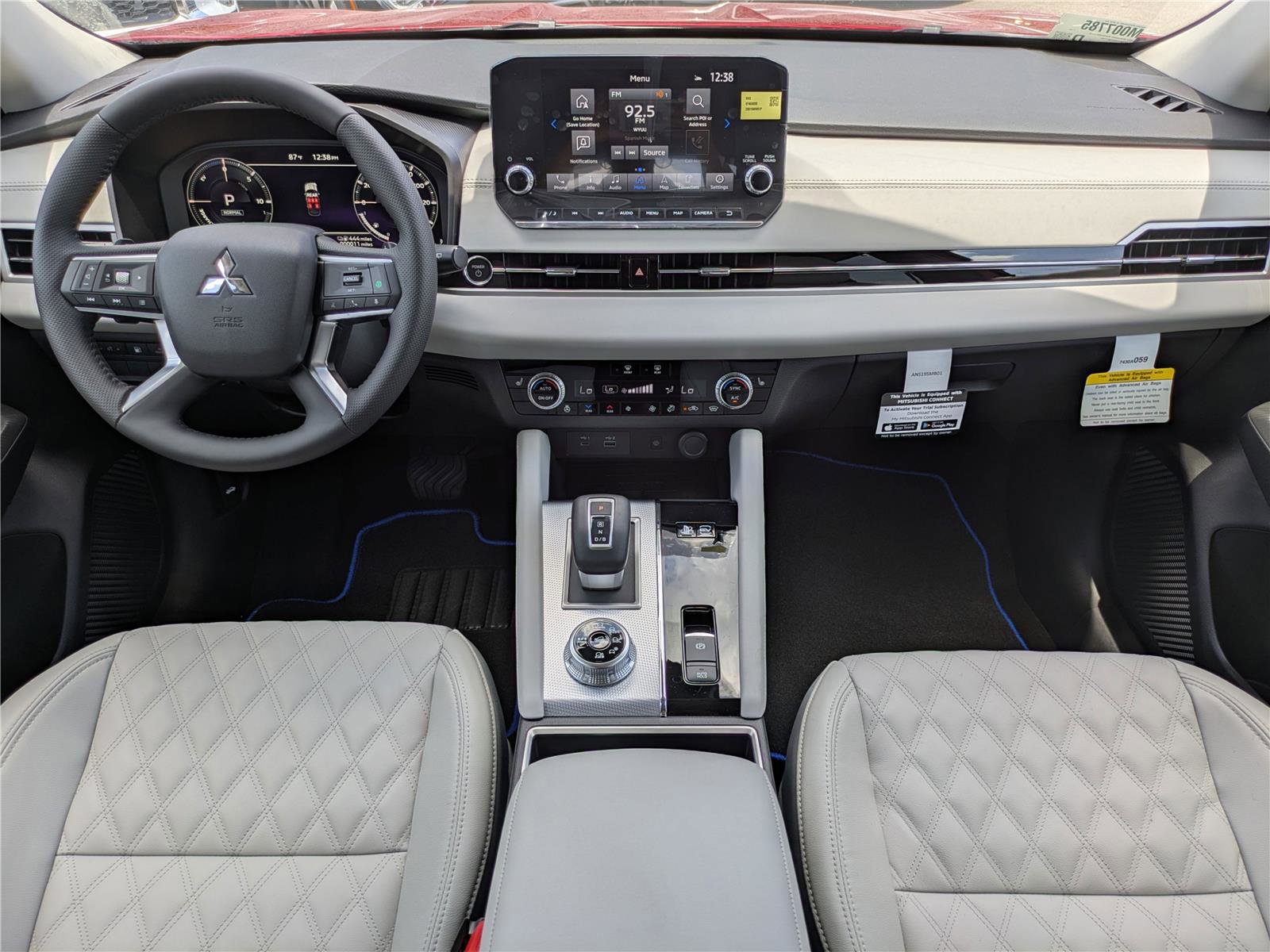 New 2025 Mitsubishi Outlander SEL image 2