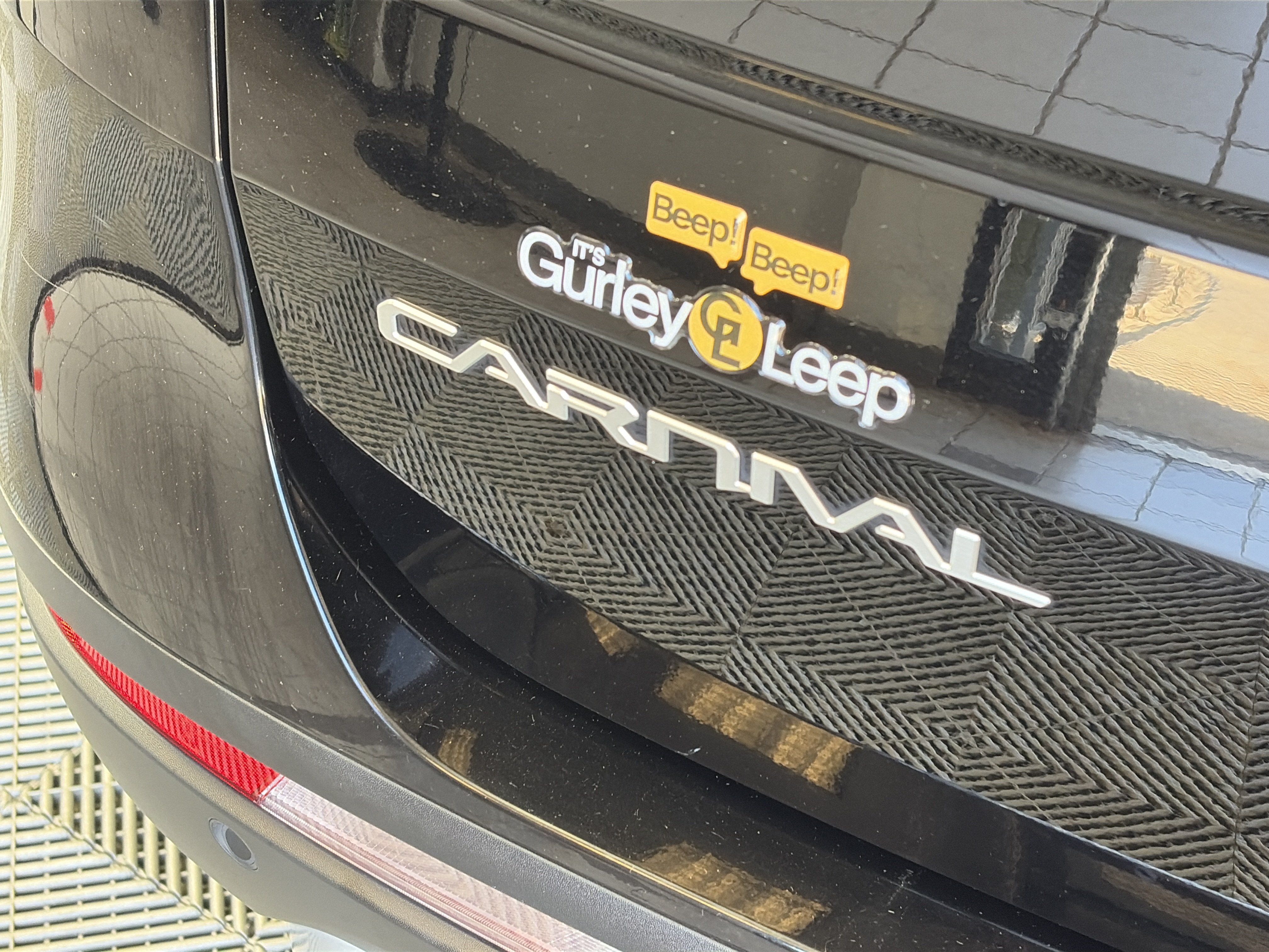 Certified 2023 Kia Carnival EX FWD image 17